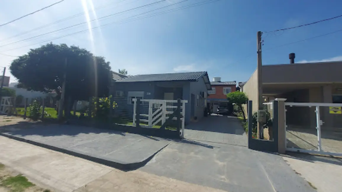 Casa com 4 quartos à venda em Centro, Tramandai - RS - imagem 1 Foto 1 de Casa com 4 quartos à venda em Centro, Tramandai - RS