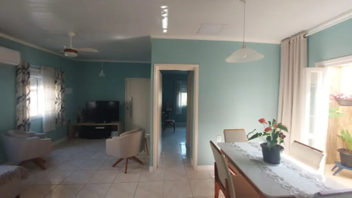 Casa com 4 quartos à venda em Centro, Tramandai - RS - imagem 5 Foto 5 de Casa com 4 quartos à venda em Centro, Tramandai - RS