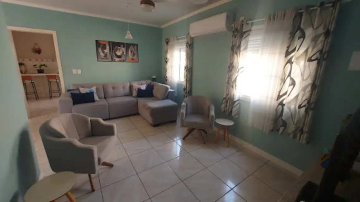 Casa com 4 quartos à venda em Centro, Tramandai - RS - imagem 4 Foto 4 de Casa com 4 quartos à venda em Centro, Tramandai - RS