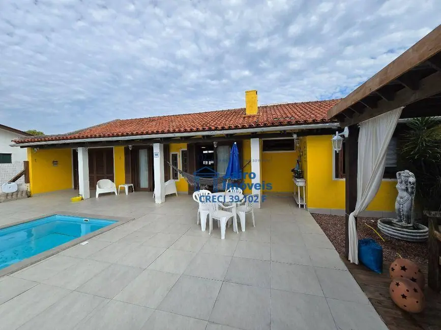 Foto 2 de Casa com 3 quartos à venda, 450m2 em Centro, Balneario Pinhal - RS