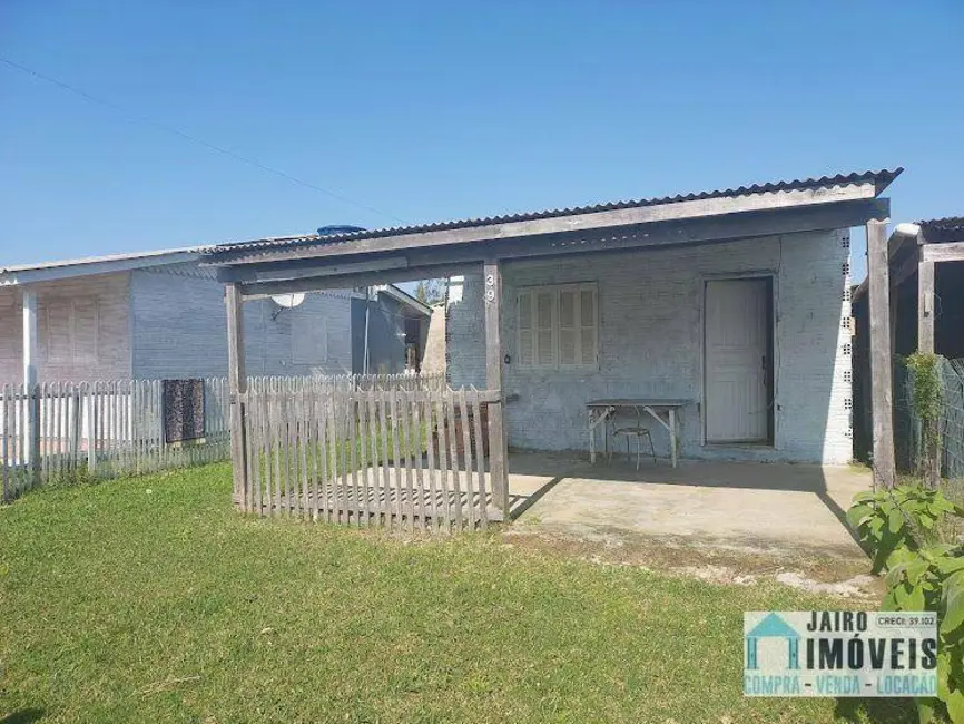 Foto 1 de Casa com 2 quartos à venda, 60m2 em Balneario Pinhal - RS