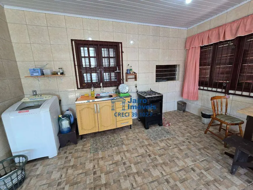 Casa com 3 quartos à venda, 360m2 em Balneario Pinhal - RS - imagem 9 Foto 9 de Casa com 3 quartos à venda, 360m2 em Balneario Pinhal - RS