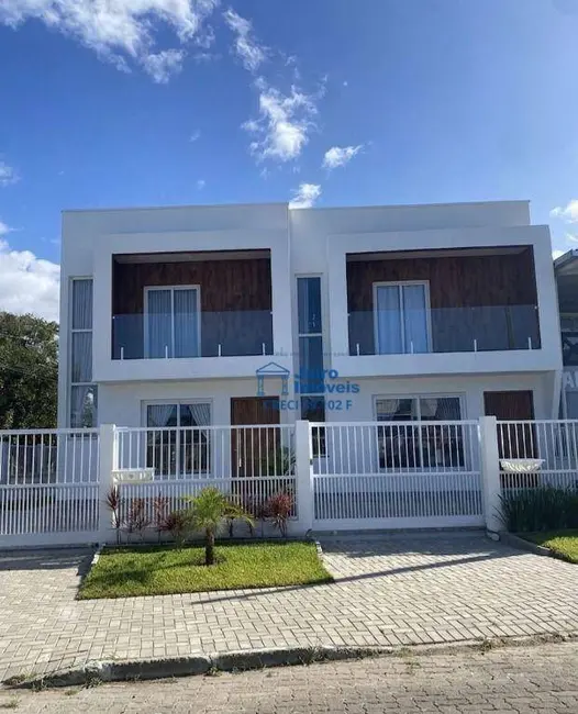 Foto 1 de Sobrado com 2 quartos à venda, 97m2 em Centro, Imbe - RS