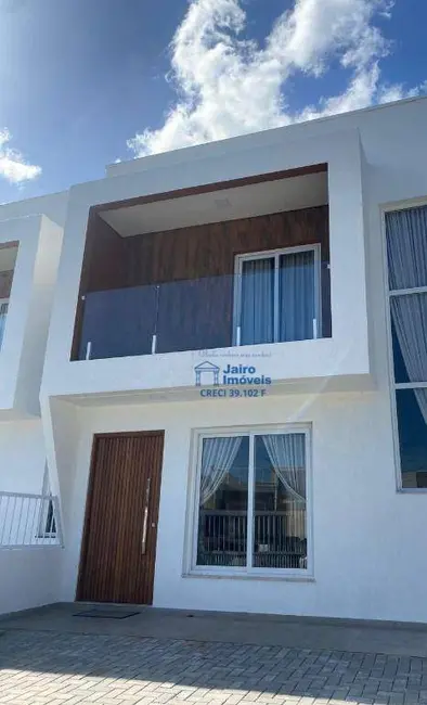 Foto 2 de Sobrado com 2 quartos à venda, 97m2 em Centro, Imbe - RS