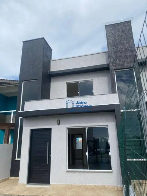 Foto 2 de Sobrado com 3 quartos à venda, 86m2 em Tramandai - RS