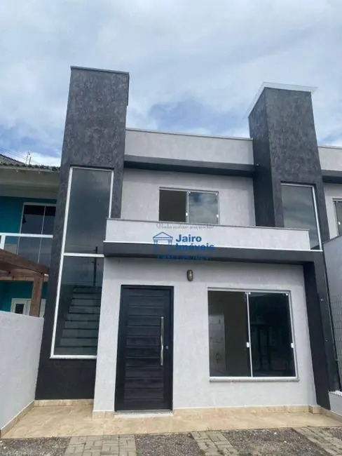 Foto 1 de Sobrado com 3 quartos à venda, 86m2 em Tramandai - RS