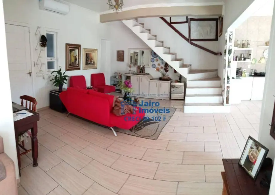 Casa com 3 quartos à venda em Tramandai - RS - imagem 3 Foto 3 de Casa com 3 quartos à venda em Tramandai - RS
