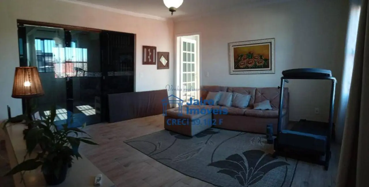 Casa com 3 quartos à venda em Tramandai - RS - imagem 4 Foto 4 de Casa com 3 quartos à venda em Tramandai - RS