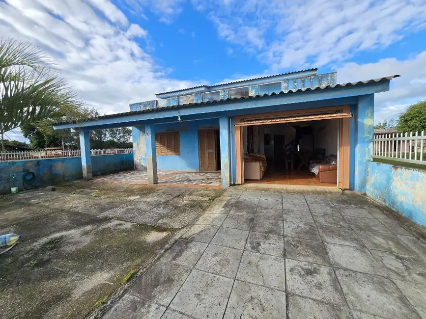 Sobrado com 2 quartos à venda, 300m2 em Balneario Pinhal - RS - imagem 1 Foto 1 de Sobrado com 2 quartos à venda, 300m2 em Balneario Pinhal - RS