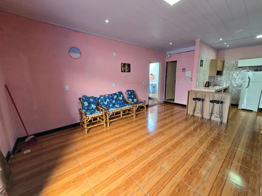 Casa com 2 quartos à venda, 300m2 em Cidreira - RS - imagem 5 Foto 5 de Casa com 2 quartos à venda, 300m2 em Cidreira - RS