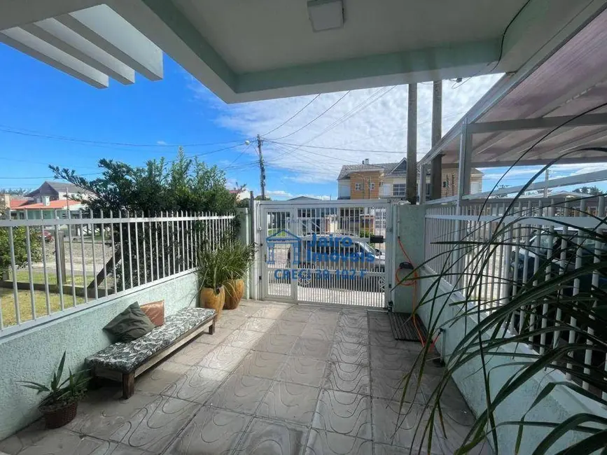 Sobrado com 2 quartos à venda em Tramandai - RS - imagem 2 Foto 2 de Sobrado com 2 quartos à venda em Tramandai - RS