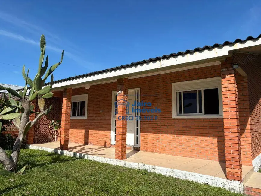 Foto 2 de Casa com 3 quartos à venda em Tramandai - RS