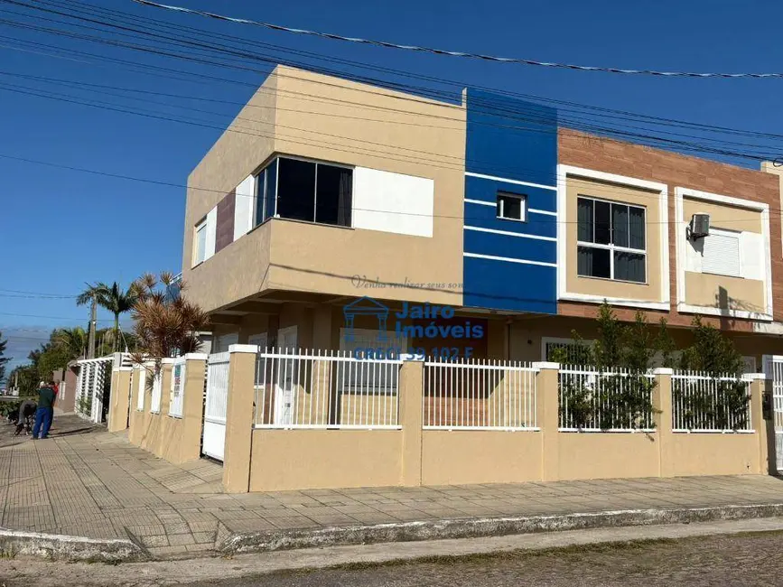 Foto 1 de Sobrado com 3 quartos à venda em Tramandai - RS