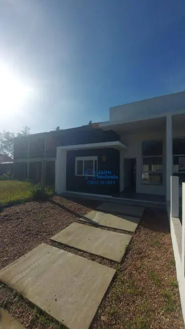 Casa com 2 quartos à venda em Tramandai - RS - imagem 1 Foto 1 de Casa com 2 quartos à venda em Tramandai - RS
