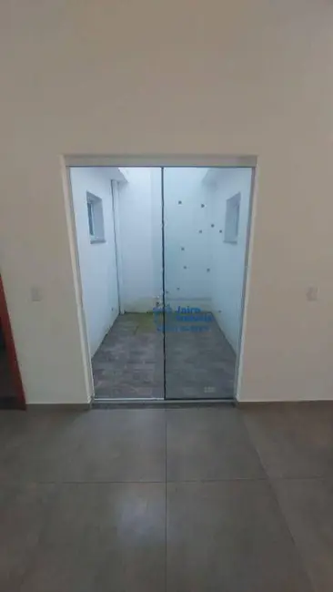 Casa com 2 quartos à venda em Tramandai - RS - imagem 5 Foto 5 de Casa com 2 quartos à venda em Tramandai - RS