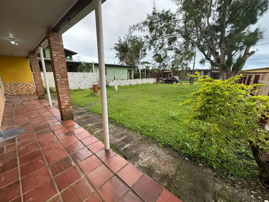 Casa com 3 quartos à venda, 360m2 em Balneario Pinhal - RS - imagem 3 Foto 3 de Casa com 3 quartos à venda, 360m2 em Balneario Pinhal - RS