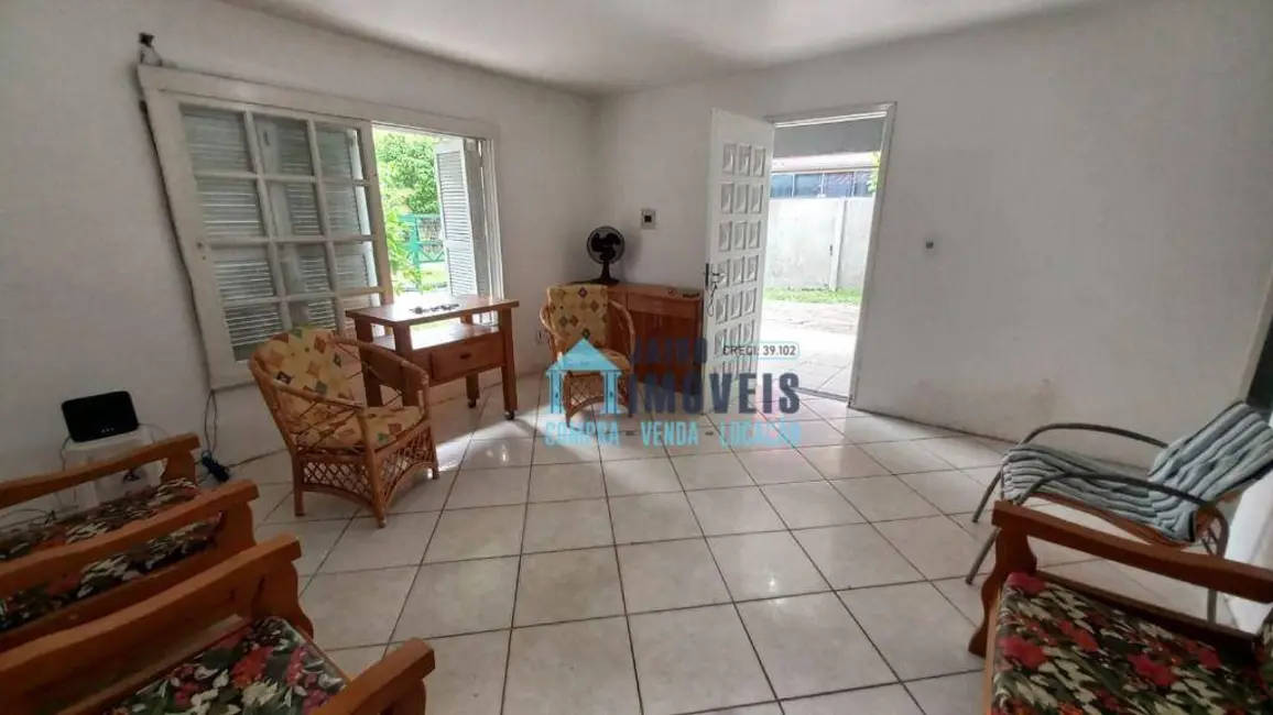 Casa com 3 quartos à venda, 420m2 em Centro, Tramandai - RS - imagem 7 Foto 7 de Casa com 3 quartos à venda, 420m2 em Centro, Tramandai - RS