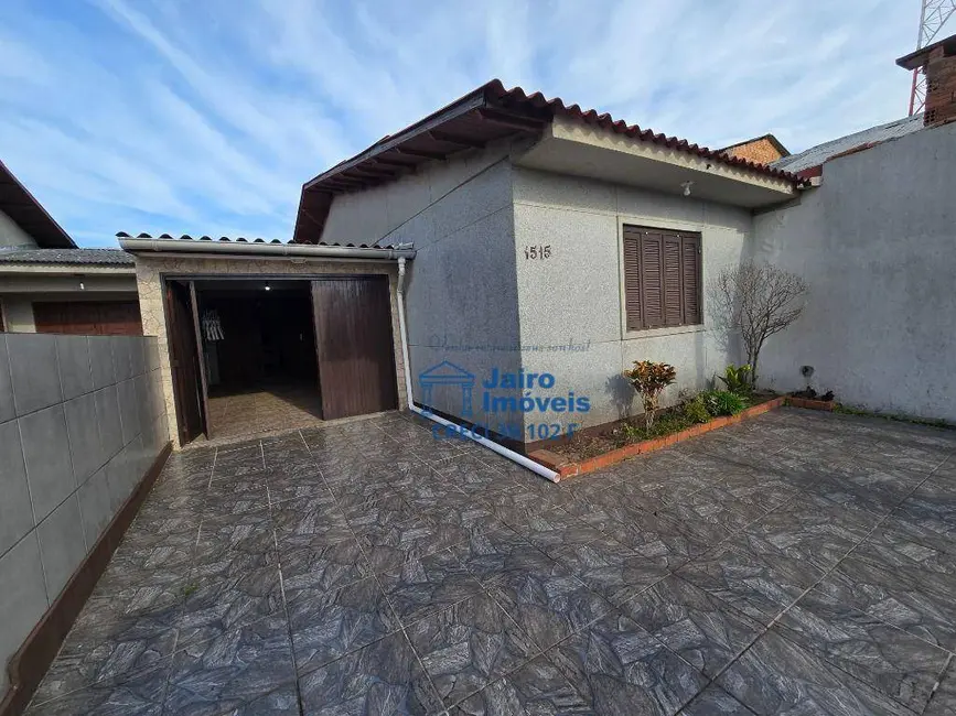 Foto 1 de Casa com 2 quartos à venda, 225m2 em Centro, Balneario Pinhal - RS