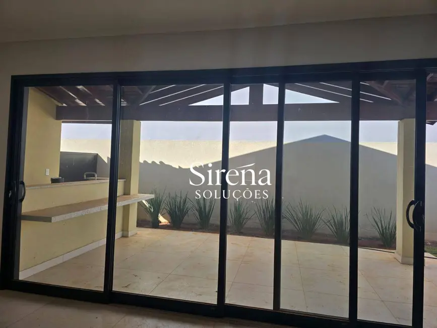 Foto 1 de Casa com 3 quartos à venda e para alugar, 362m2 em Holambra - SP