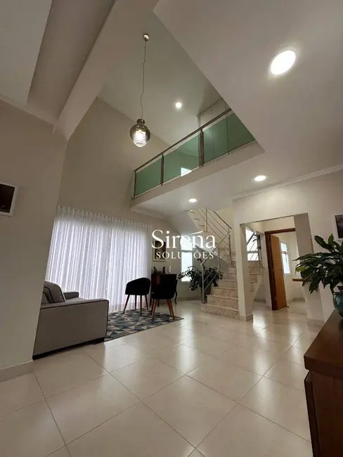 Sobrado com 3 quartos à venda, 500m2 em Holambra - SP - imagem 2 Foto 2 de Sobrado com 3 quartos à venda, 500m2 em Holambra - SP