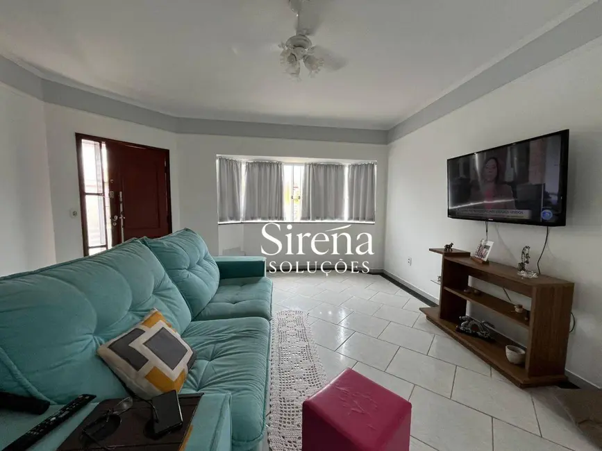 Casa com 3 quartos à venda, 312m2 em Holambra - SP - imagem 4 Foto 4 de Casa com 3 quartos à venda, 312m2 em Holambra - SP