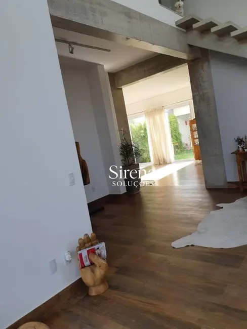Sobrado com 4 quartos à venda, 420m2 em Holambra - SP - imagem 4 Foto 4 de Sobrado com 4 quartos à venda, 420m2 em Holambra - SP