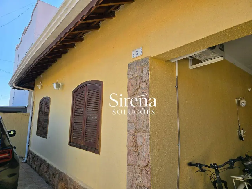 Casa com 3 quartos à venda, 312m2 em Holambra - SP - imagem 1 Foto 1 de Casa com 3 quartos à venda, 312m2 em Holambra - SP