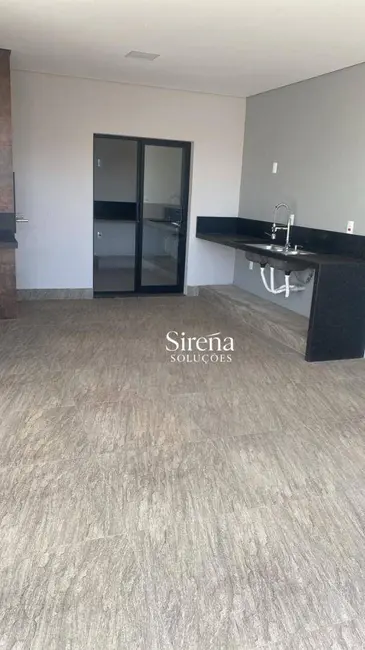 Casa com 3 quartos à venda, 250m2 em Holambra - SP - imagem 3 Foto 3 de Casa com 3 quartos à venda, 250m2 em Holambra - SP
