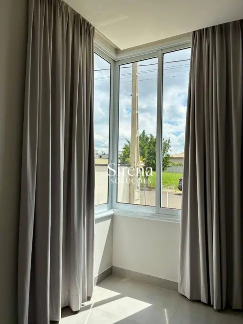 Foto 5 de Casa de Condomínio com 3 quartos à venda e para alugar, 360m2 em Holambra - SP