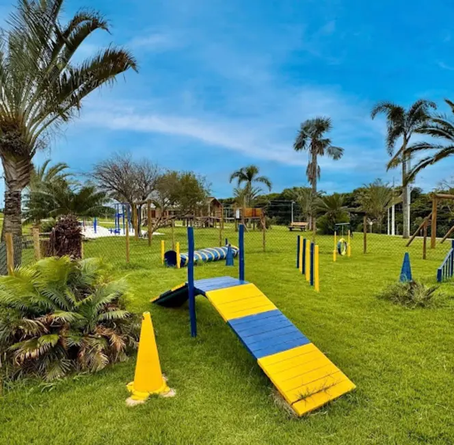 Foto 3 de Terreno / Lote à venda, 259m2 em Holambra - SP