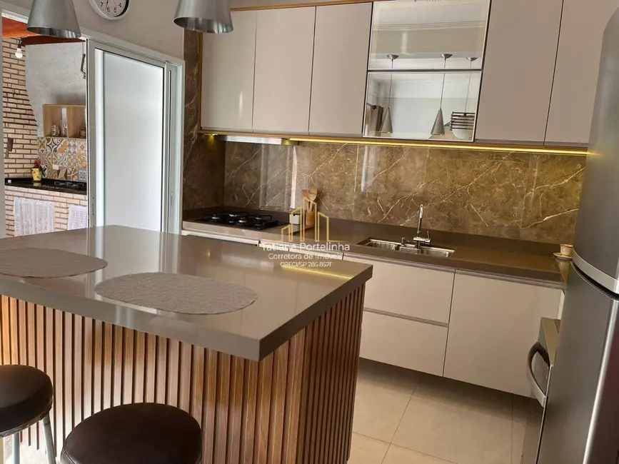 Foto 4 de Casa de Condomínio com 3 quartos à venda, 150m2 em Vila Santo Antônio do Portão, Cotia - SP