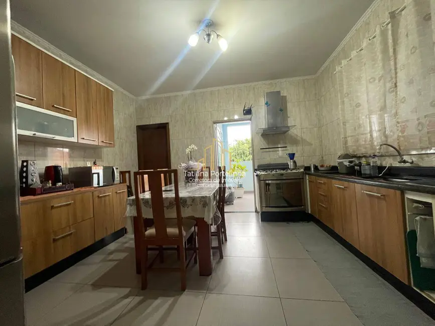 Casa com 5 quartos à venda, 378m2 em Santa Maria, Osasco - SP - imagem 5 Foto 5 de Casa com 5 quartos à venda, 378m2 em Santa Maria, Osasco - SP