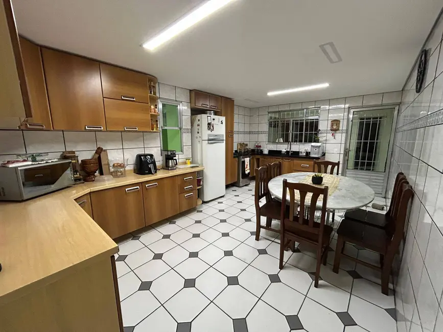 Casa com 3 quartos à venda, 219m2 em Cidade das Flores, Osasco - SP - imagem 5 Foto 5 de Casa com 3 quartos à venda, 219m2 em Cidade das Flores, Osasco - SP