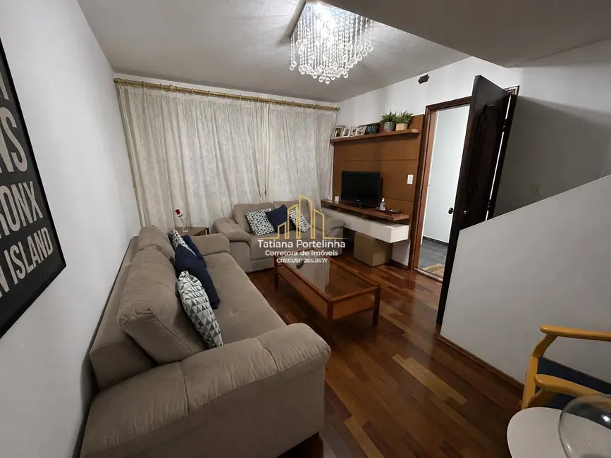 Casa com 3 quartos à venda, 180m2 em Cidade das Flores, Osasco - SP - imagem 3 Foto 3 de Casa com 3 quartos à venda, 180m2 em Cidade das Flores, Osasco - SP