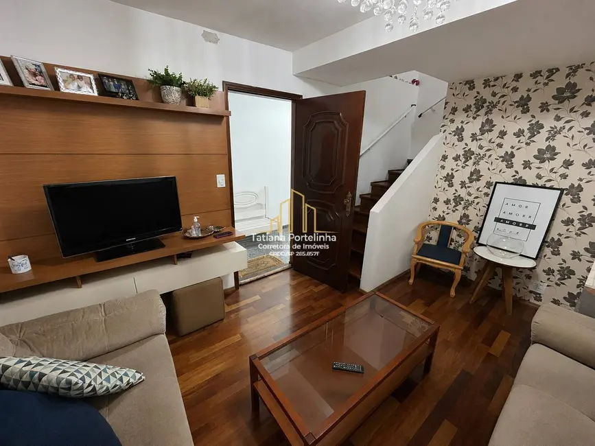 Casa com 3 quartos à venda, 180m2 em Cidade das Flores, Osasco - SP - imagem 2 Foto 2 de Casa com 3 quartos à venda, 180m2 em Cidade das Flores, Osasco - SP