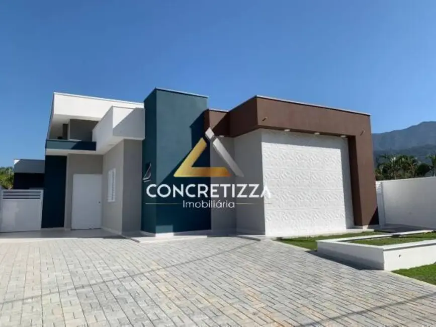 Foto 1 de Casa com 3 quartos à venda, 190m2 em Caraguatatuba - SP