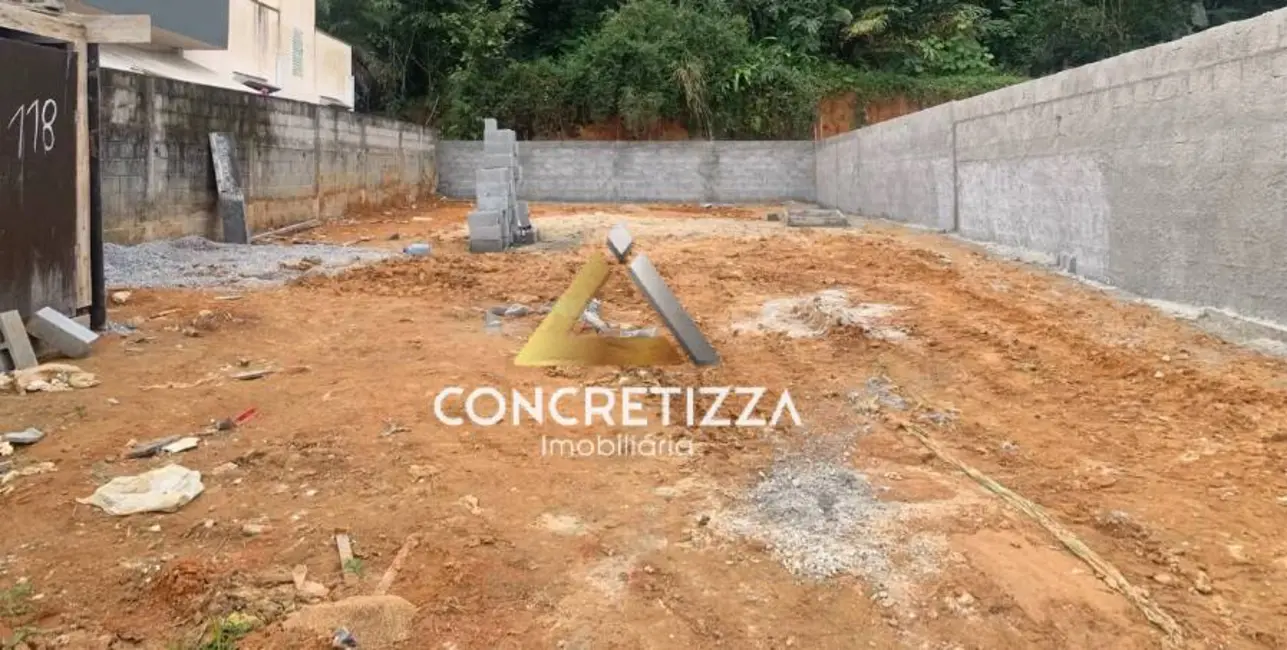 Foto 2 de Terreno / Lote à venda, 137m2 em Massaguaçu, Caraguatatuba - SP