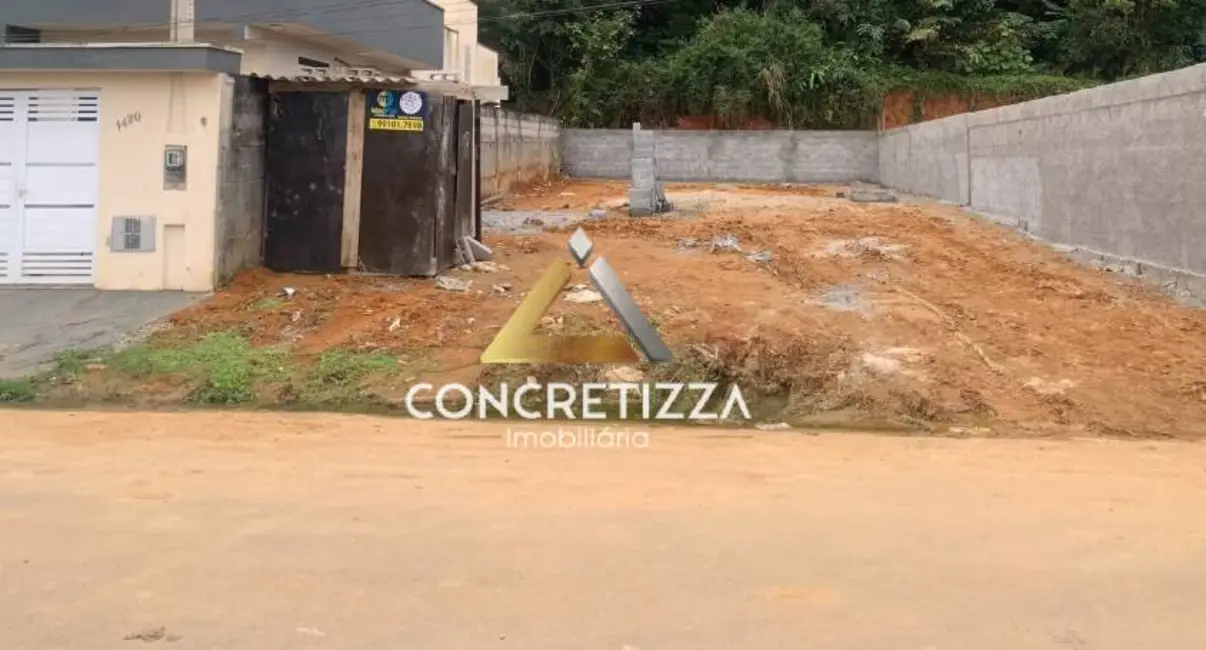 Foto 1 de Terreno / Lote à venda, 137m2 em Massaguaçu, Caraguatatuba - SP
