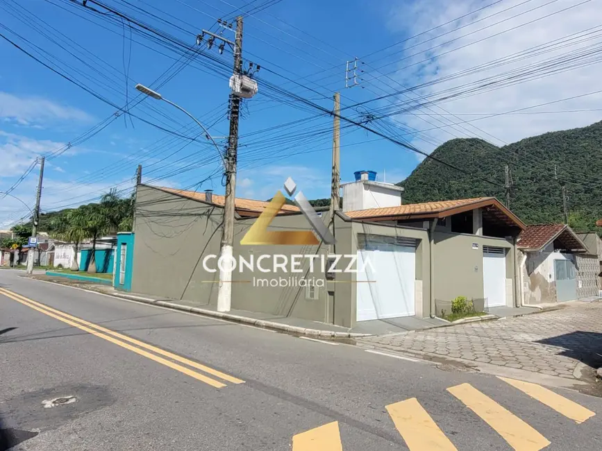 Foto 2 de Casa com 2 quartos à venda, 140m2 em Jardim Casa Branca, Caraguatatuba - SP