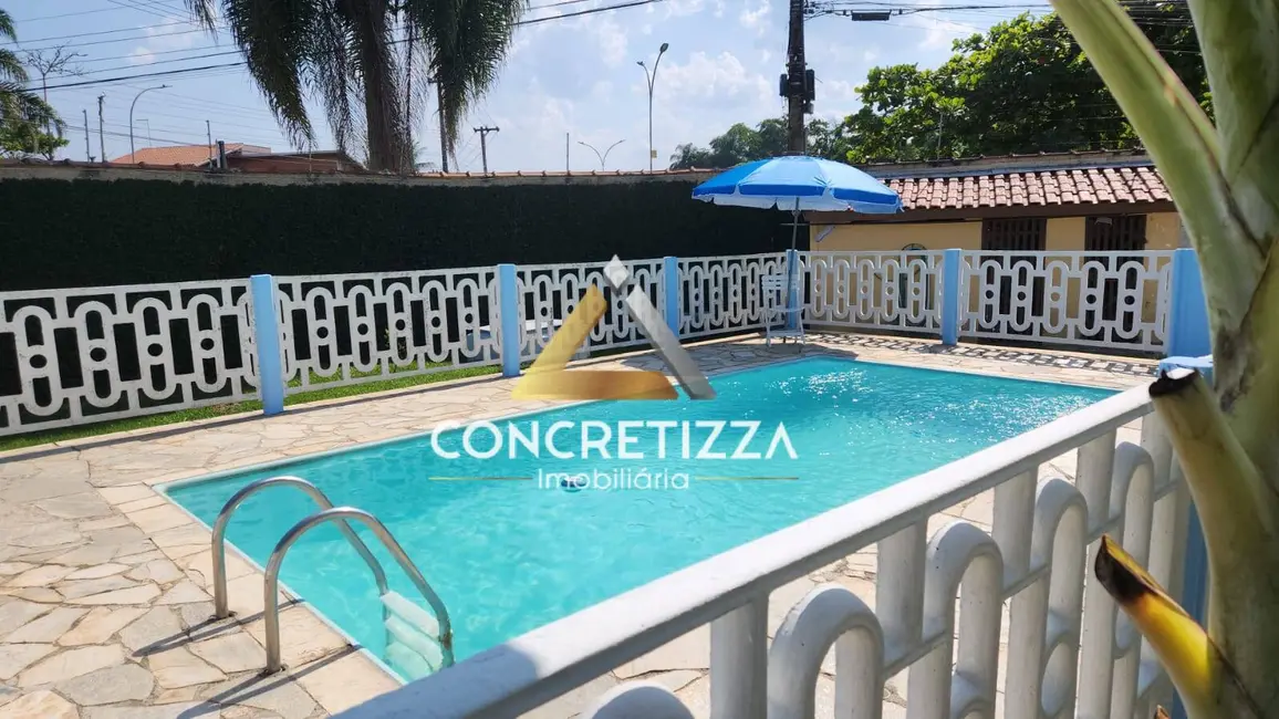 Foto 1 de Casa com 2 quartos à venda, 70m2 em Jardim Britânia, Caraguatatuba - SP