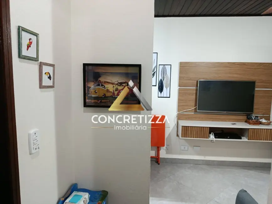 Foto 5 de Casa com 2 quartos à venda, 70m2 em Jardim Britânia, Caraguatatuba - SP