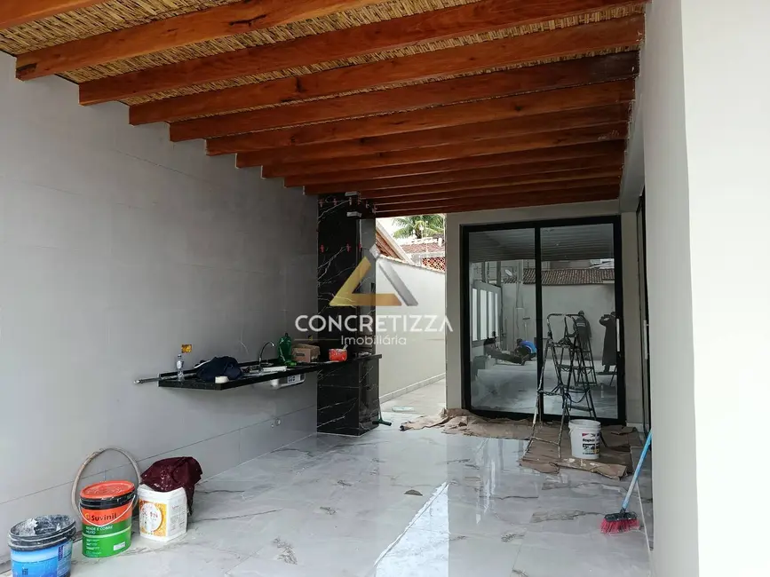Foto 3 de Casa com 3 quartos à venda, 250m2 em Indaiá, Caraguatatuba - SP