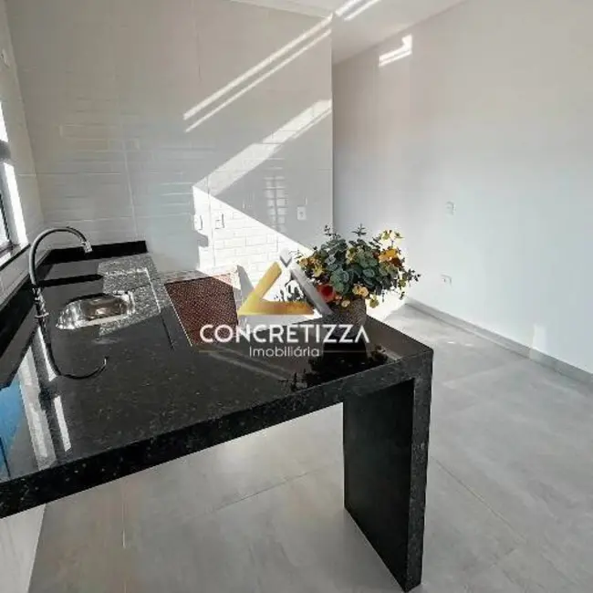 Casa com 2 quartos à venda, 61m2 em Caraguatatuba - SP - imagem 3 Foto 3 de Casa com 2 quartos à venda, 61m2 em Caraguatatuba - SP