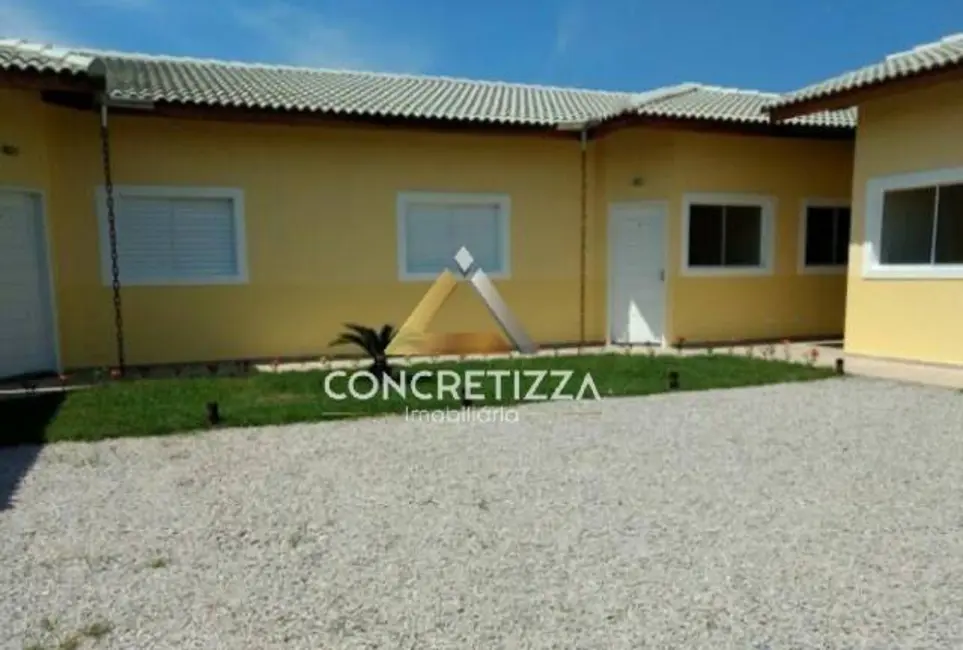 Foto 1 de Casa com 2 quartos à venda, 47m2 em Caraguatatuba - SP