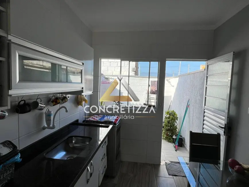 Foto 6 de Casa com 2 quartos à venda, 47m2 em Caraguatatuba - SP