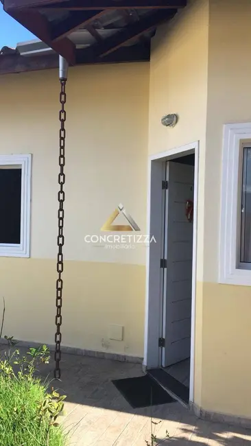 Foto 2 de Casa com 2 quartos à venda, 47m2 em Caraguatatuba - SP