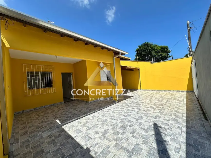 Foto 2 de Casa com 2 quartos à venda, 104m2 em Caraguatatuba - SP