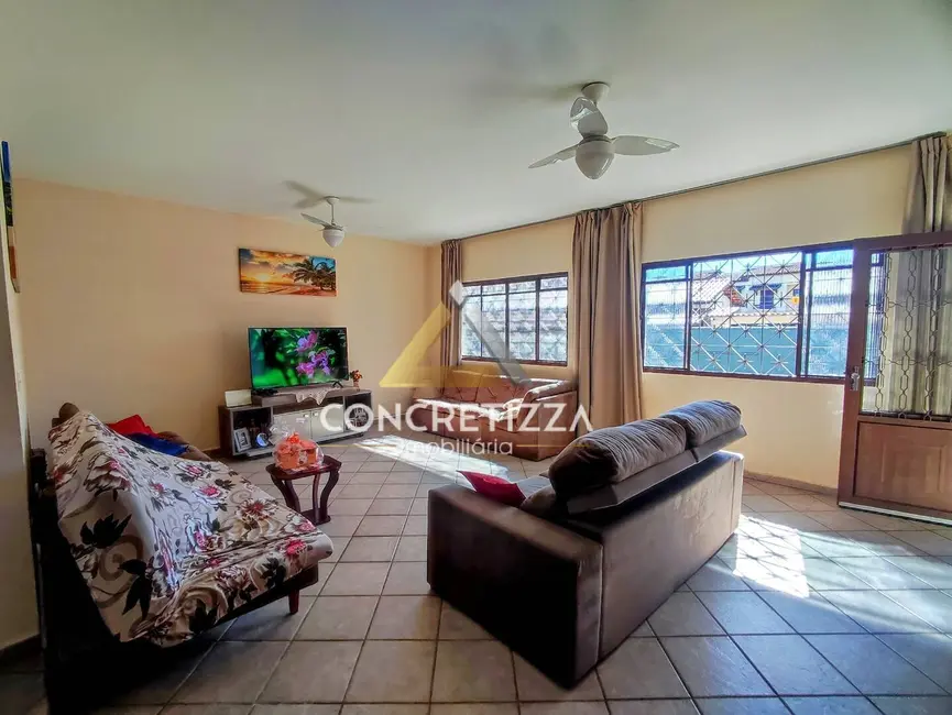 Foto 7 de Sobrado com 3 quartos à venda, 303m2 em Caraguatatuba - SP