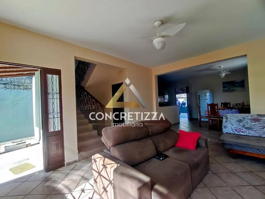 Foto 8 de Sobrado com 3 quartos à venda, 303m2 em Caraguatatuba - SP