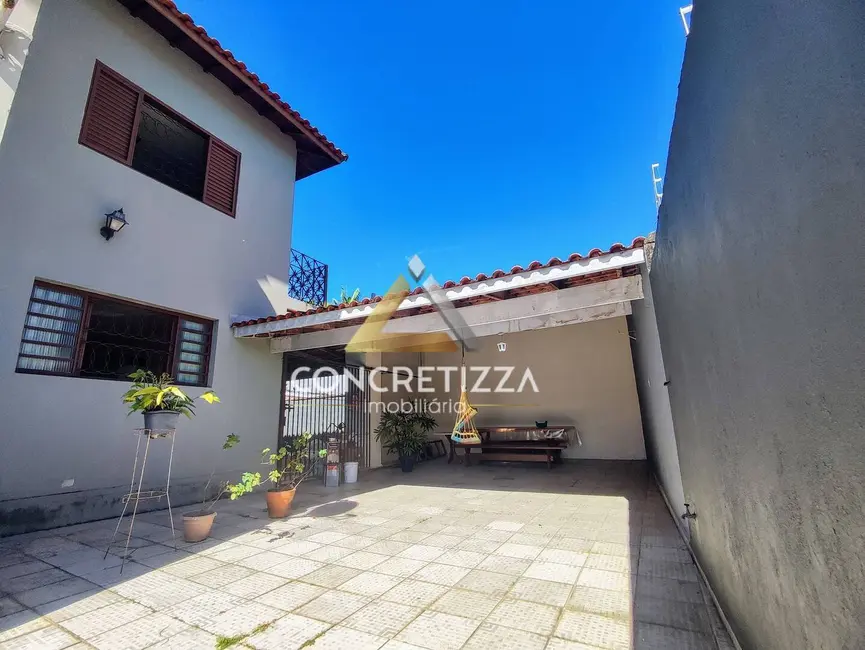 Foto 4 de Sobrado com 3 quartos à venda, 303m2 em Caraguatatuba - SP